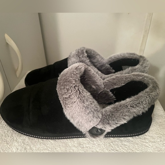 11W Skechers Memory Foam Wide Fit Slippers - Picture 3 of 6